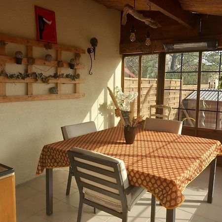Bed and Breakfast Les Coronilles Beaucaire  Exterior foto