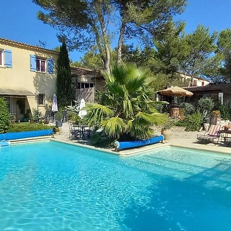 Bed and Breakfast Les Coronilles Beaucaire  Exterior foto