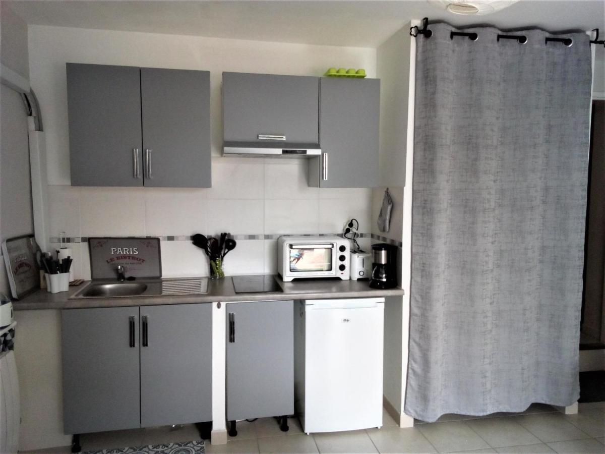 Bed and Breakfast Les Coronilles Beaucaire  Zimmer foto
