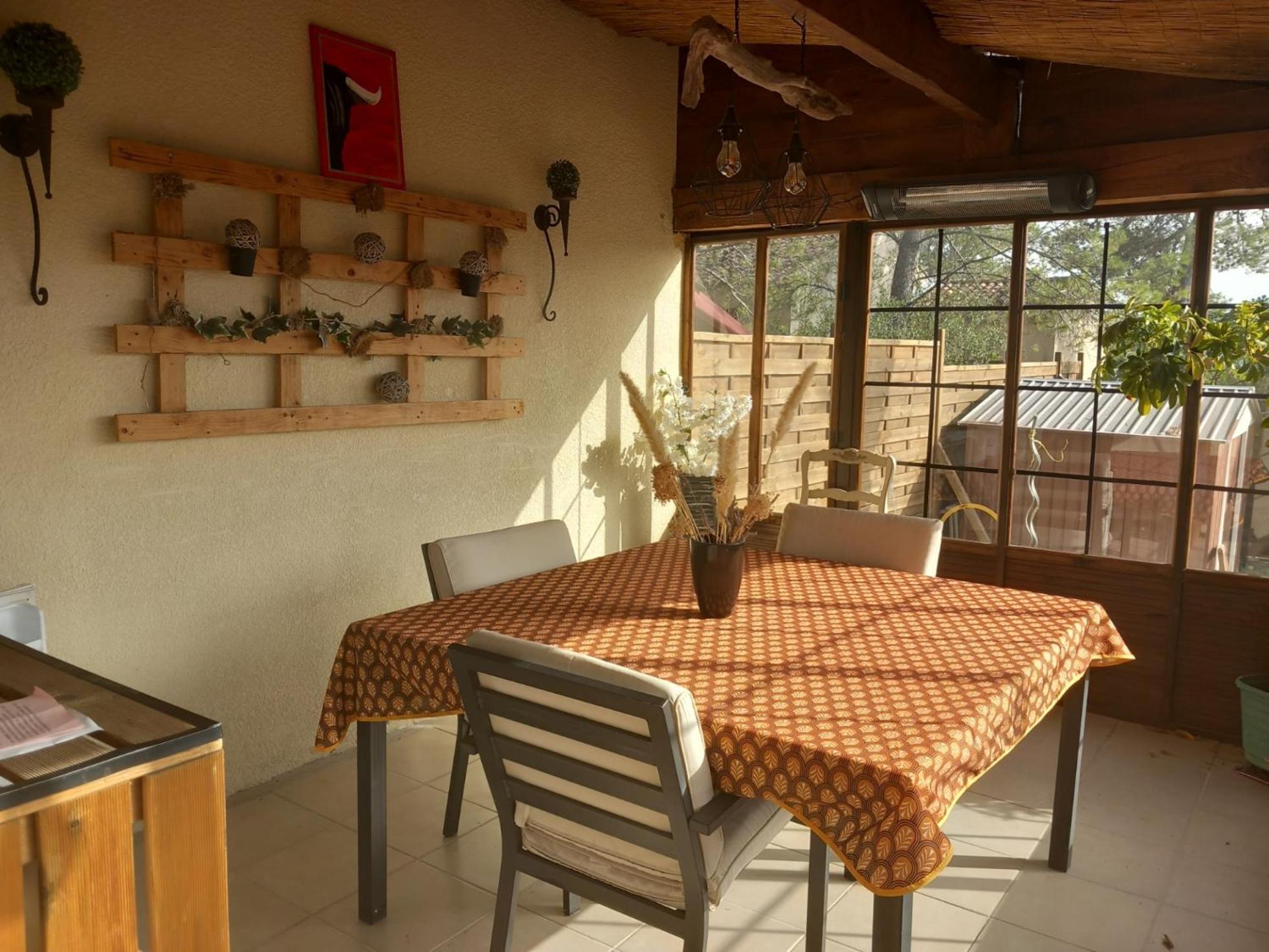 Bed and Breakfast Les Coronilles Beaucaire  Exterior foto