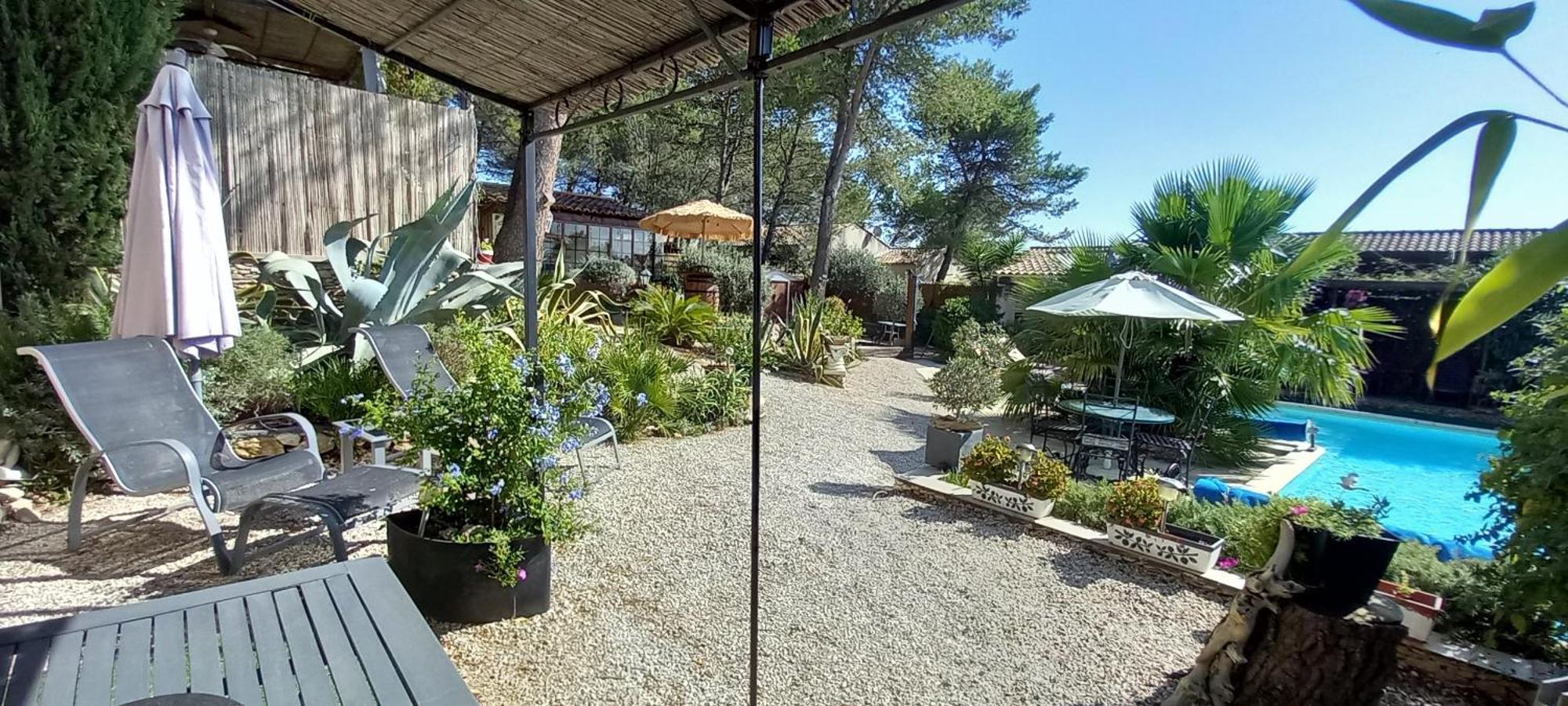 Bed and Breakfast Les Coronilles Beaucaire  Exterior foto